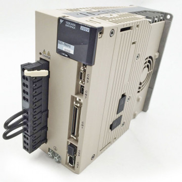 Серводрайвер Yaskawa sgdv2R8A01B, 400 Вт